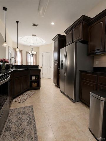 911 Red River Street, Mission, TX 78572