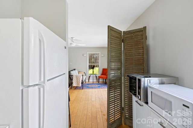 33 Madison Street, Asheville, NC 28801