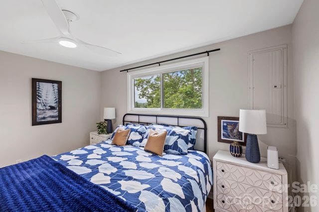 33 Madison Street, Asheville, NC 28801