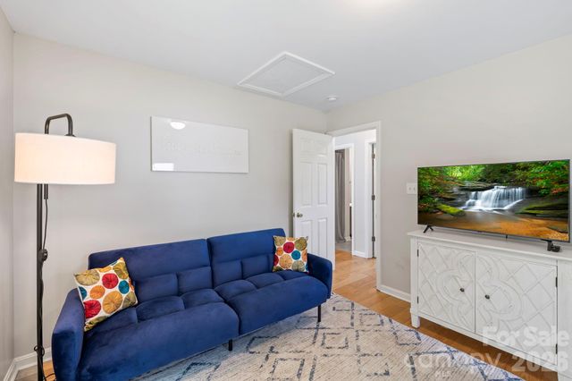33 Madison Street, Asheville, NC 28801