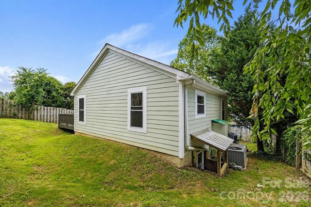 33 Madison Street, Asheville, NC 28801
