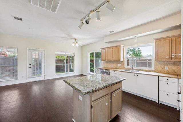 2320 Shinnery Oak Drive, Plano, TX 75074