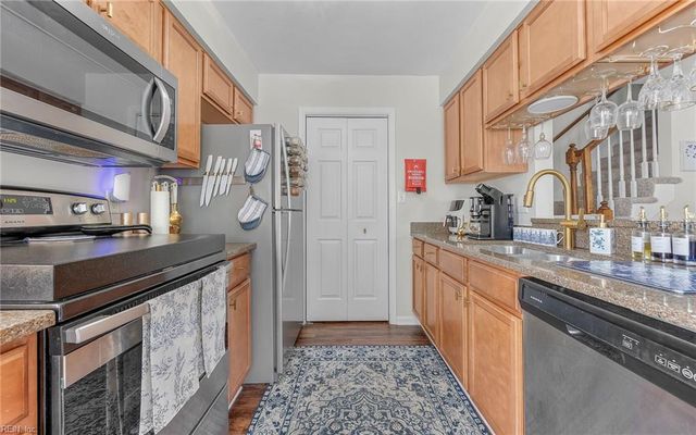 717 Whistling Swan DR, Virginia Beach, VA 23464