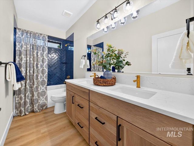 7168 E Chicken Hawk Loop, Nampa, ID 83686