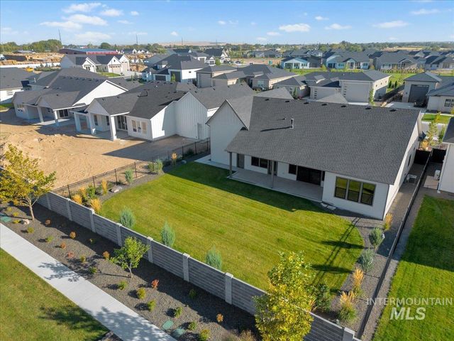 7168 E Chicken Hawk Loop, Nampa, ID 83686
