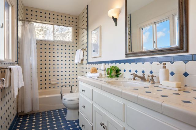 4800 Proctor Ave, Oakland, CA 94618