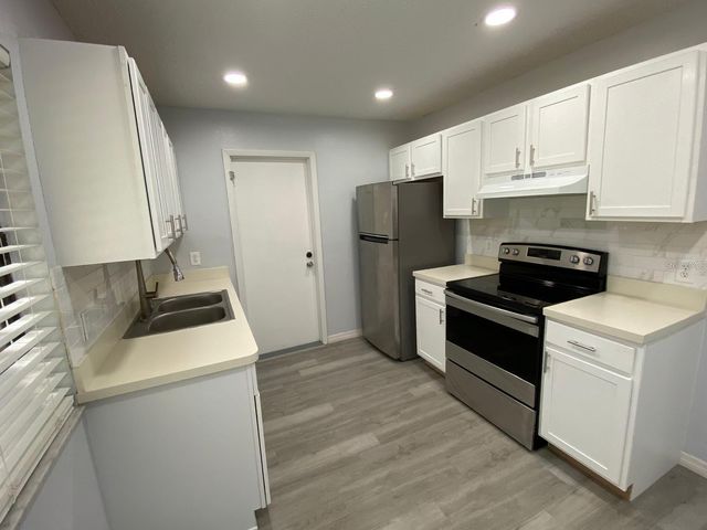 5 HICKORY TRACK RUN, Ocala, FL 34472