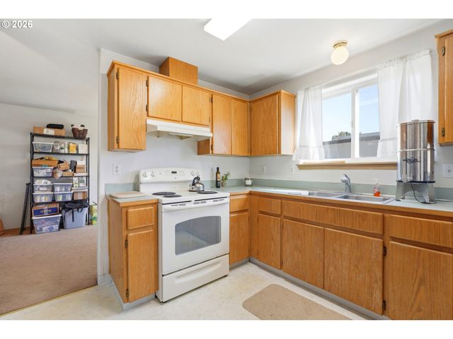147 E FIR Dr, Gervais, OR 97026