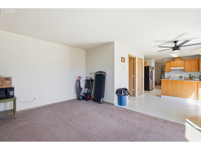 147 E FIR Dr, Gervais, OR 97026