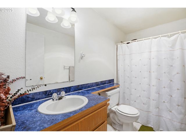147 E FIR Dr, Gervais, OR 97026