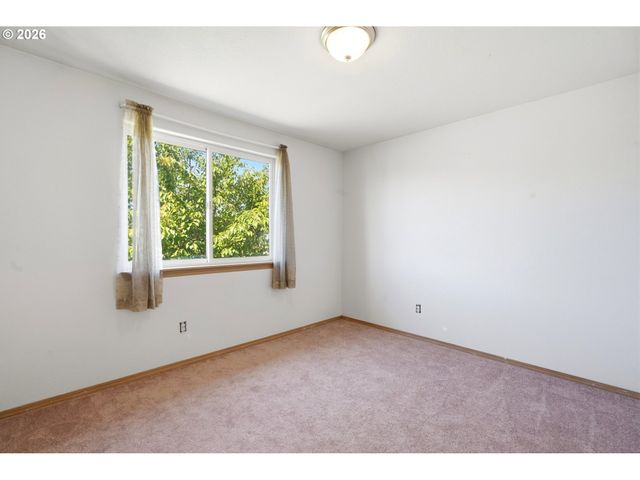 147 E FIR Dr, Gervais, OR 97026