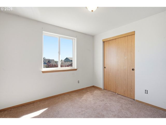 147 E FIR Dr, Gervais, OR 97026