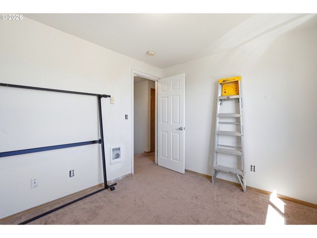 147 E FIR Dr, Gervais, OR 97026