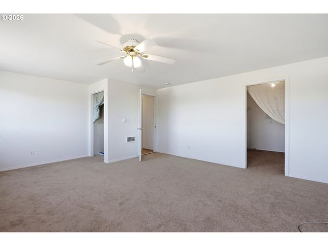 147 E FIR Dr, Gervais, OR 97026