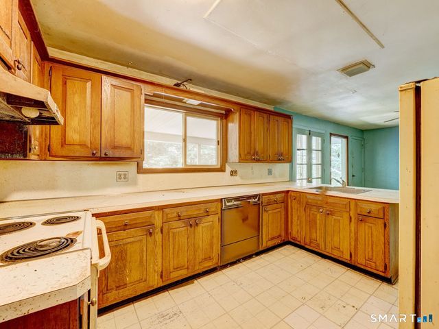 951 Woodruff Street, Southington, CT 06489