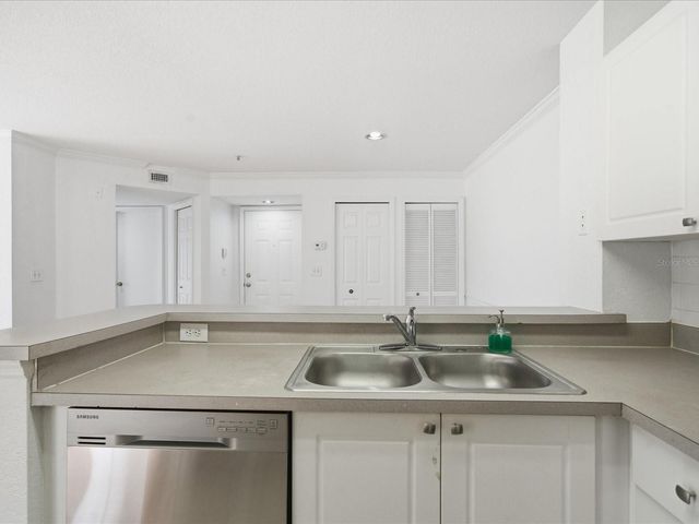 4209 WOODSTORKS WALK WAY 1204, Lutz, FL 33558