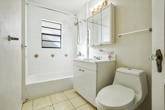 3858 Lakewood Road, Palm Springs, FL 33461