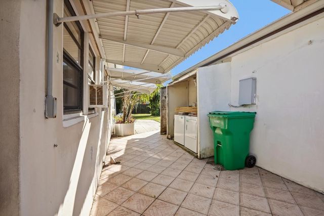 3858 Lakewood Road, Palm Springs, FL 33461