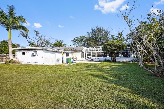 3858 Lakewood Road, Palm Springs, FL 33461