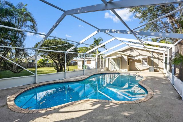 3858 Lakewood Road, Palm Springs, FL 33461