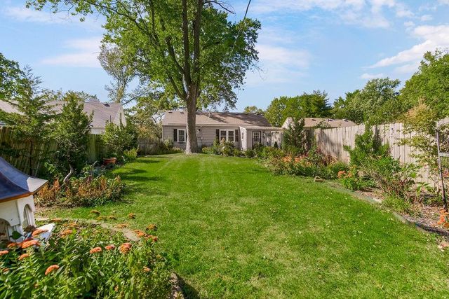 5419 Canterbury Road, Fairway, KS 66205