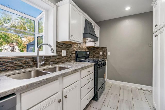 5419 Canterbury Road, Fairway, KS 66205