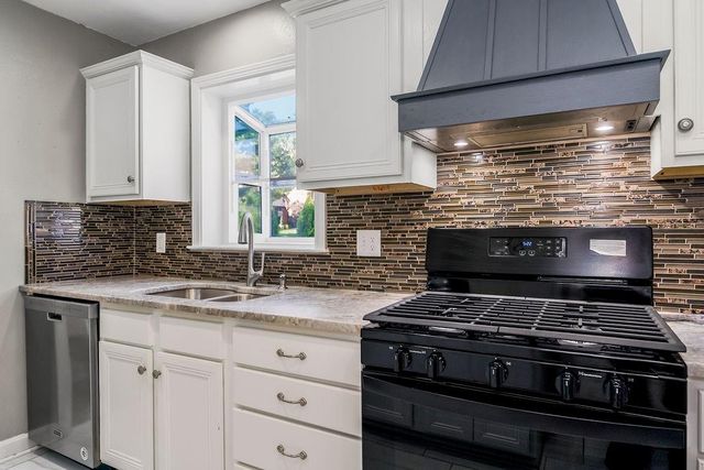 5419 Canterbury Road, Fairway, KS 66205