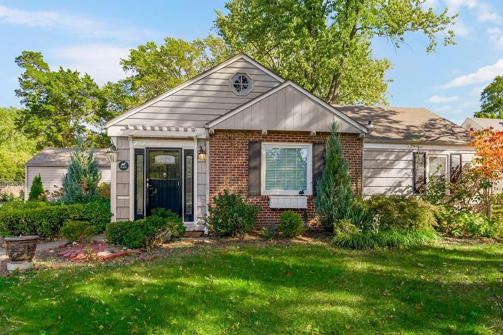 5419 Canterbury Road, Fairway, KS 66205