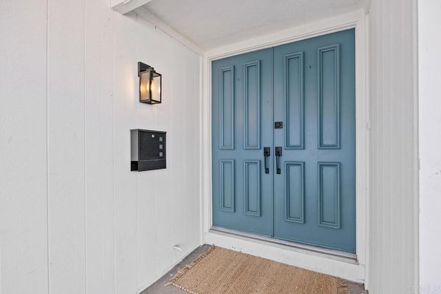 4185 Combe Way, San Diego, CA 92122