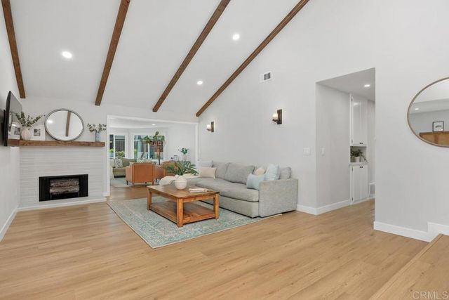 4185 Combe Way, San Diego, CA 92122