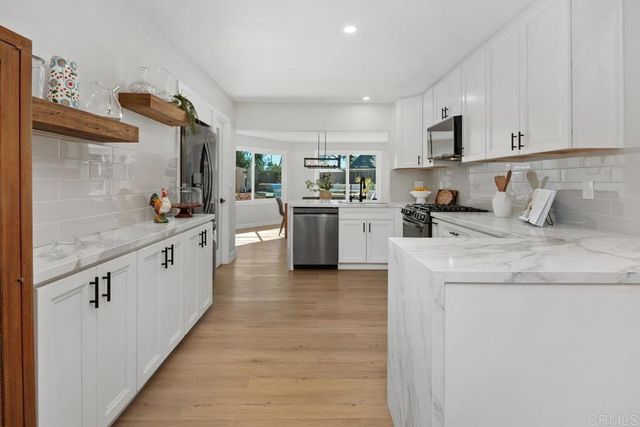 4185 Combe Way, San Diego, CA 92122