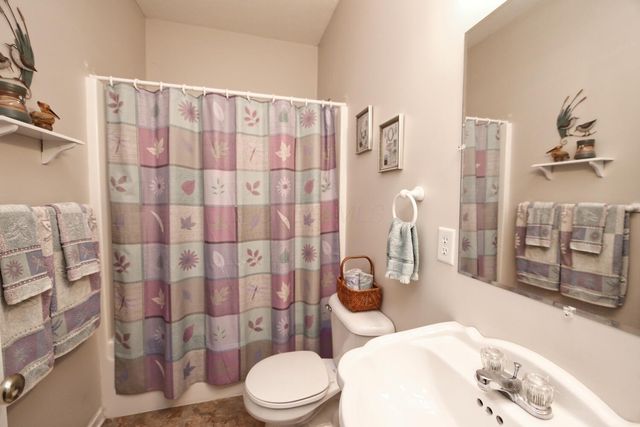 2568 Apple Valley Drive, Howard, OH 43028