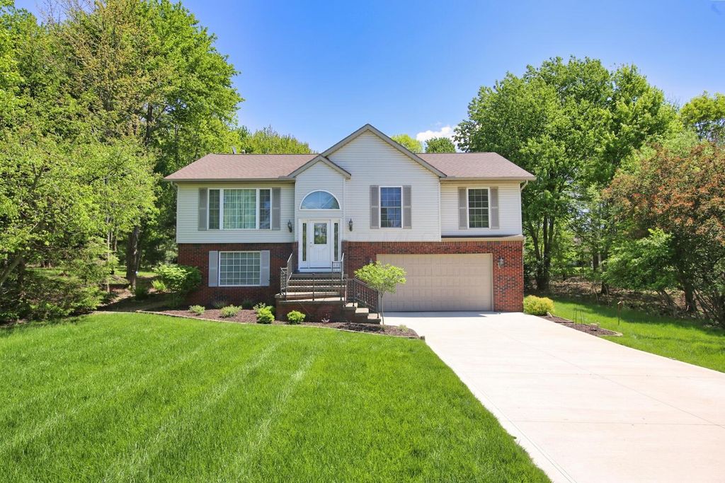 2568 Apple Valley Drive, Howard, OH 43028