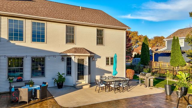 1123 Country Oak Drive, Ottawa, IL 61350