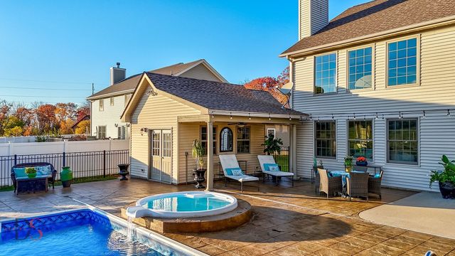 1123 Country Oak Drive, Ottawa, IL 61350