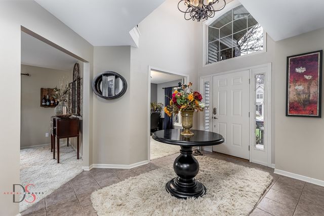 1123 Country Oak Drive, Ottawa, IL 61350