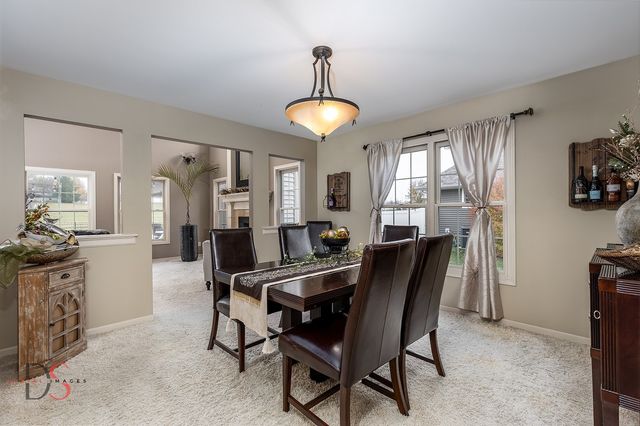 1123 Country Oak Drive, Ottawa, IL 61350