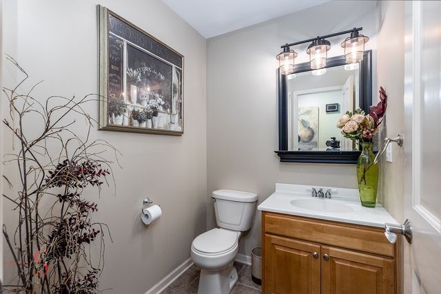 1123 Country Oak Drive, Ottawa, IL 61350