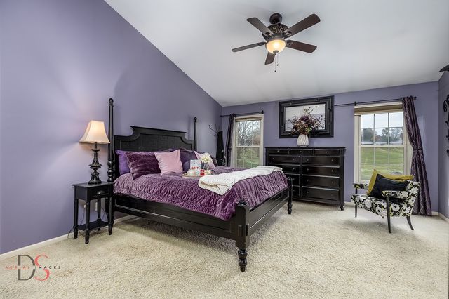 1123 Country Oak Drive, Ottawa, IL 61350