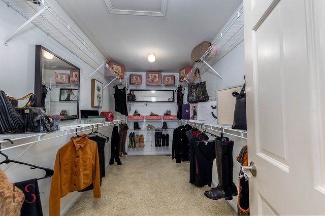 1123 Country Oak Drive, Ottawa, IL 61350