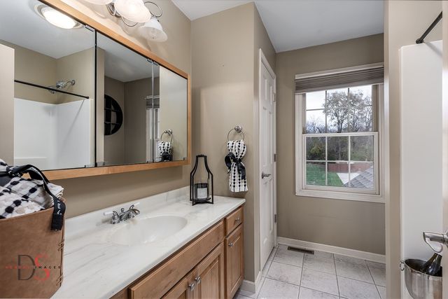 1123 Country Oak Drive, Ottawa, IL 61350