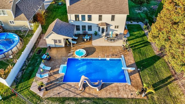 1123 Country Oak Drive, Ottawa, IL 61350