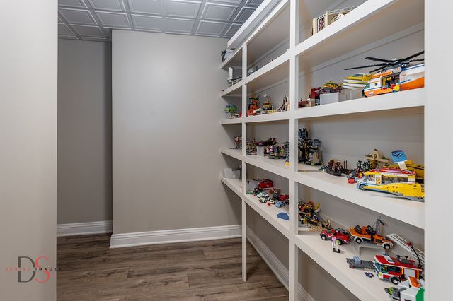 1123 Country Oak Drive, Ottawa, IL 61350