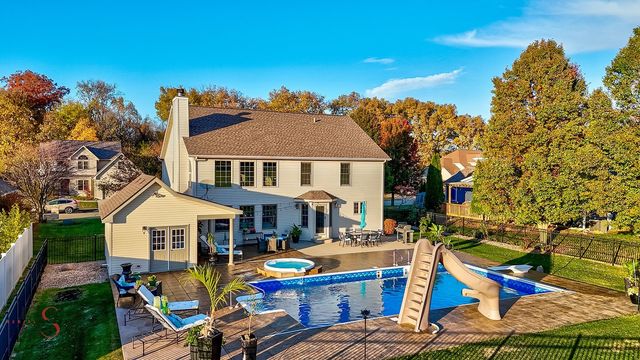 1123 Country Oak Drive, Ottawa, IL 61350