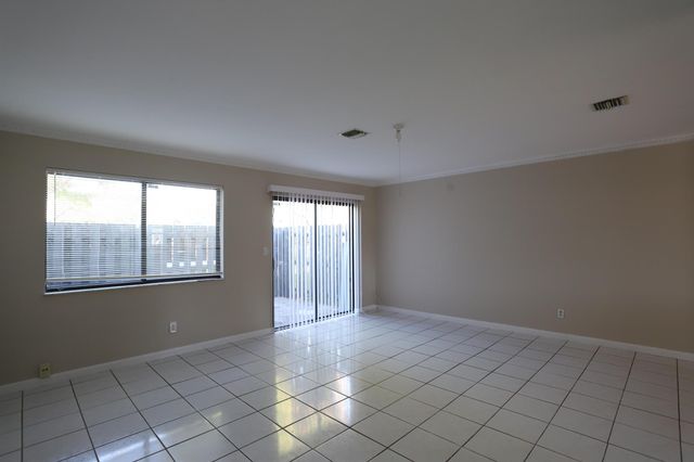 101 Shoreview Drive, Greenacres, FL 33463