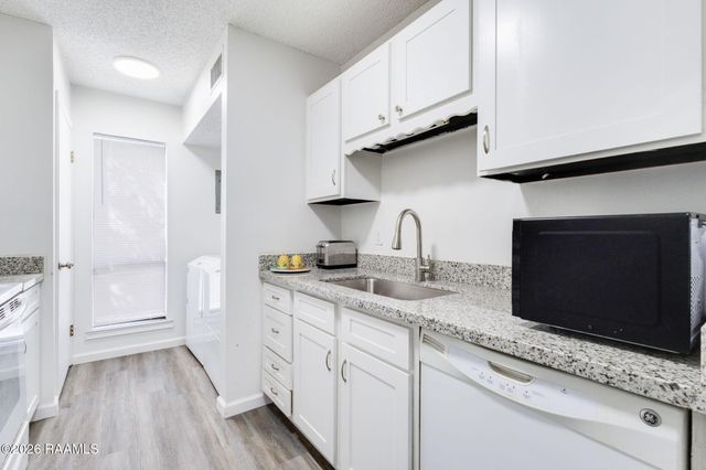 14 Larkspur Lane, Lafayette, LA 70507