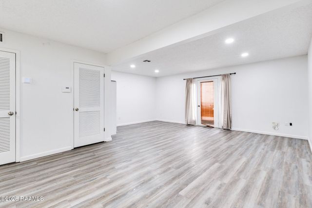 14 Larkspur Lane, Lafayette, LA 70507