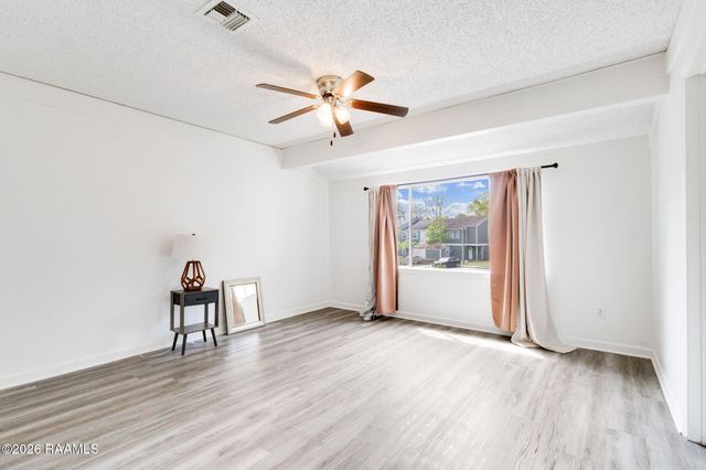 14 Larkspur Lane, Lafayette, LA 70507