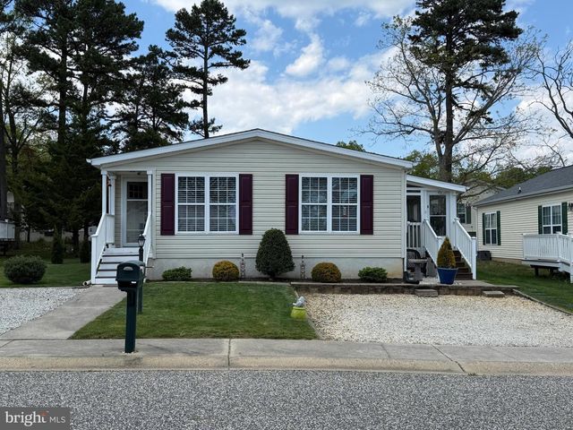 16 DOGWOOD LN, Mays Landing, NJ 08330