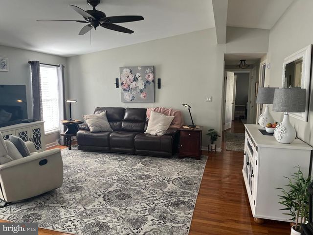 16 DOGWOOD LN, Mays Landing, NJ 08330